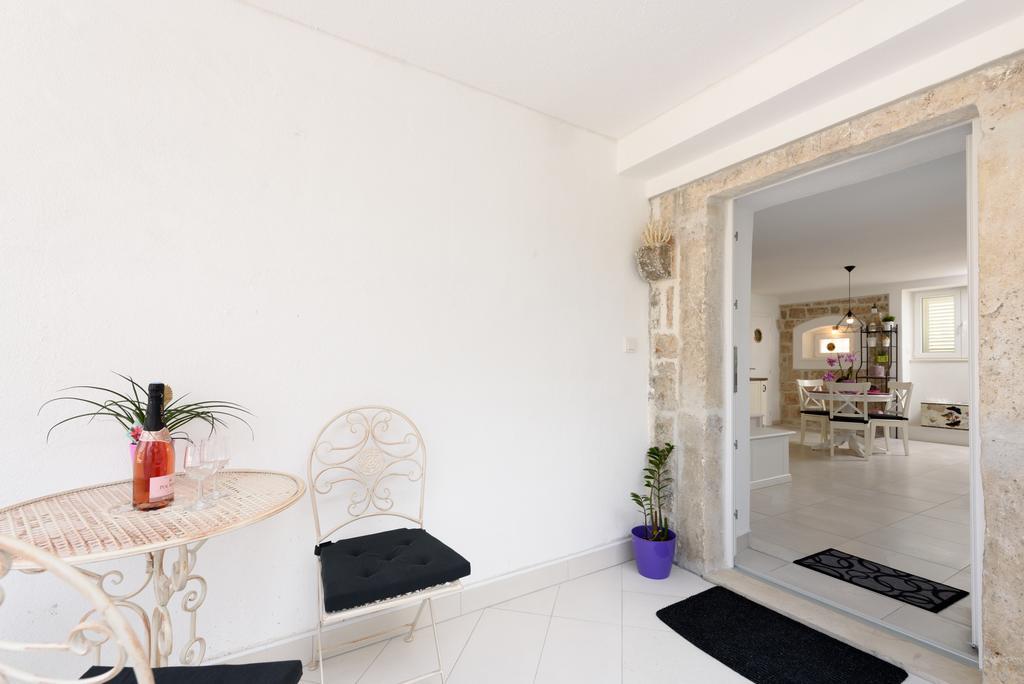 Appartamento Studio Tironi 2 -Sonja Traù Esterno foto